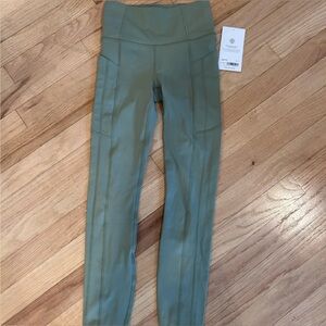 NWT Athleta Ultimate Stash II 7/8 Tight, Size XXS
